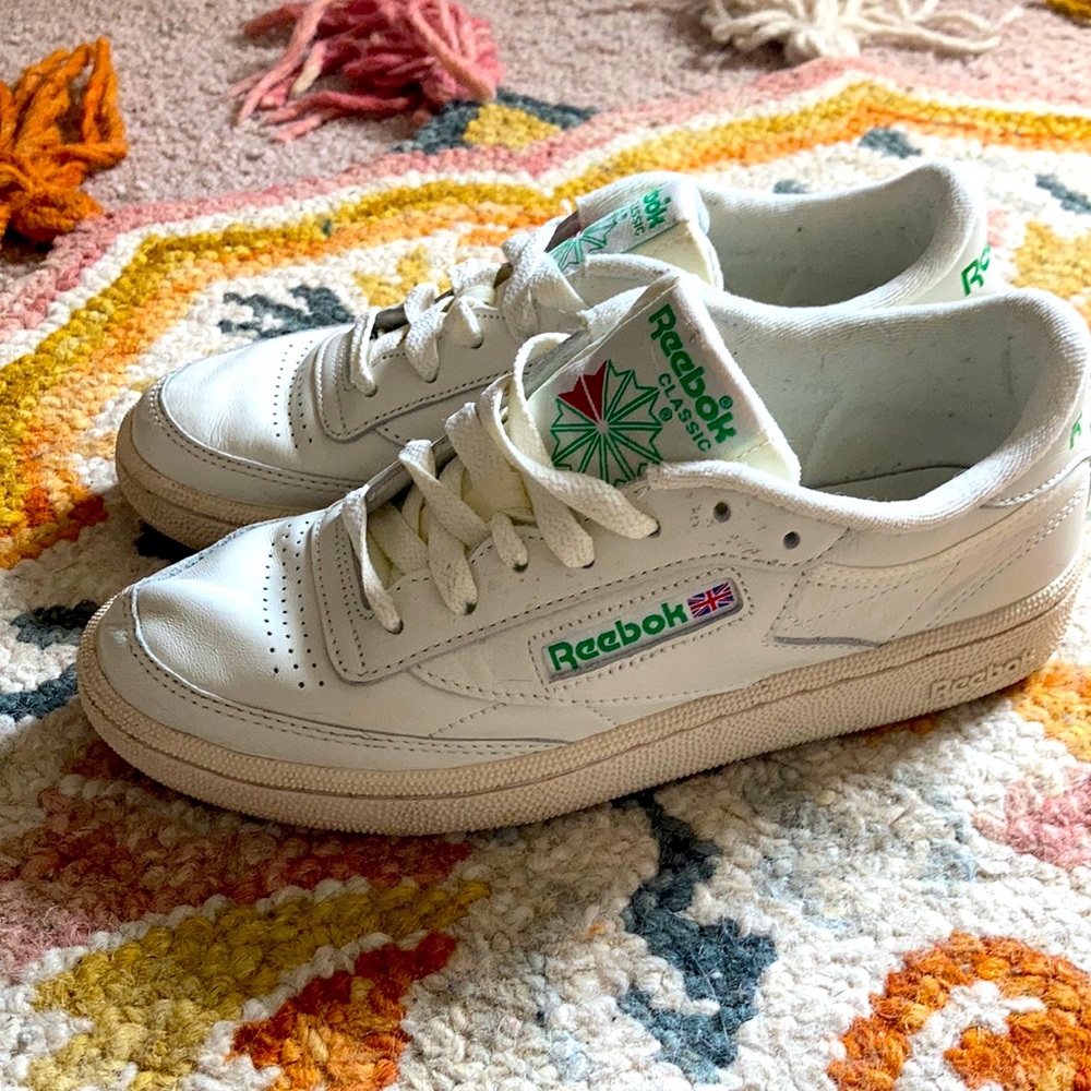 Women’s Reebok classic sneakers